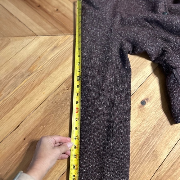 L.L. Bean medium wool nylon silk blazer. In excellent condition. Burgundy color - Picture 3 of 11